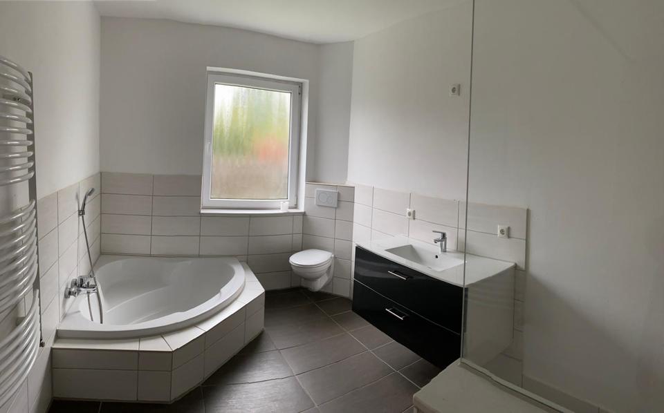 Erdgeschoßwohnung Loxstedt - 3 Zimmer, 100 m&sup2;, 1.200&euro; | Angebot:26662496
