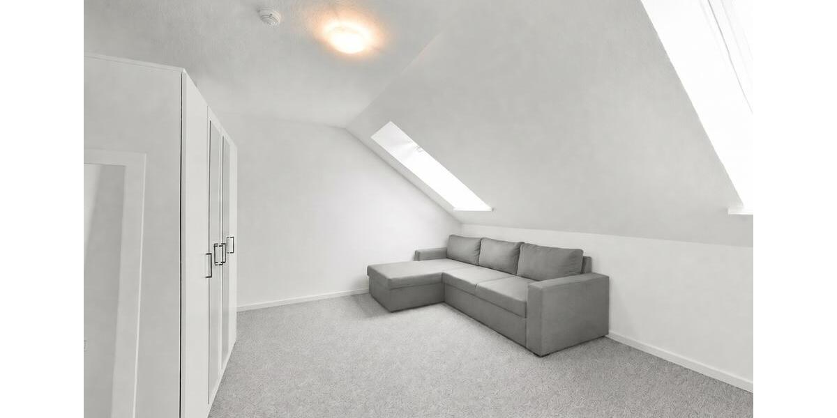 Dachgeschoßwohnung Cuxhaven Groden - 4 Zimmer, 100 m&sup2;, 890&euro; | Angebot:26648577