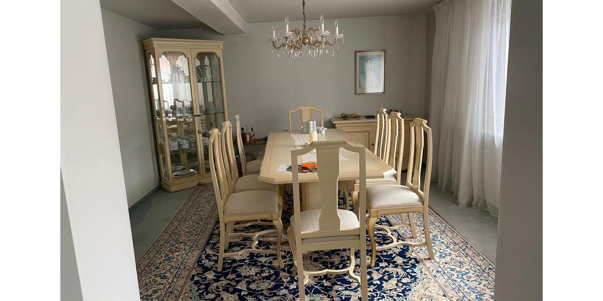 Etagenwohnung Neukirchen - 3 Zimmer, 230 m&sup2;, 850&euro; | Angebot:25991900