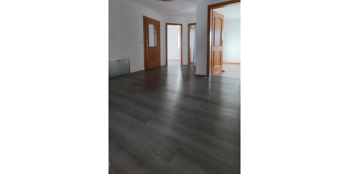 Schöne 3 Zimmer EG-Wohnung mit Wintergarten, Garten&50m² Kellerw. 3.5 zimmer