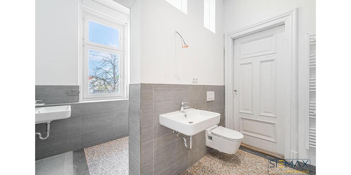 ***WG TAUGLICHE WOHNUNG*** 8 Zimmer Wohnung in Augsburg 8 zimmer