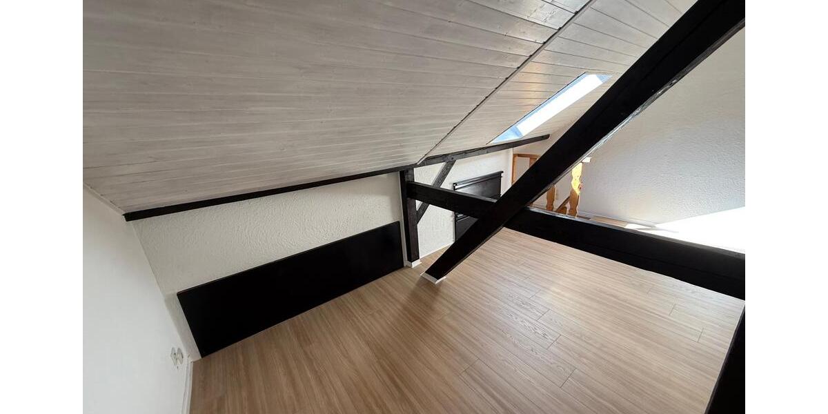 Dachgeschoßwohnung Greiz - 3 Zimmer, 65 m&sup2;, 325&euro; | Angebot:26070754