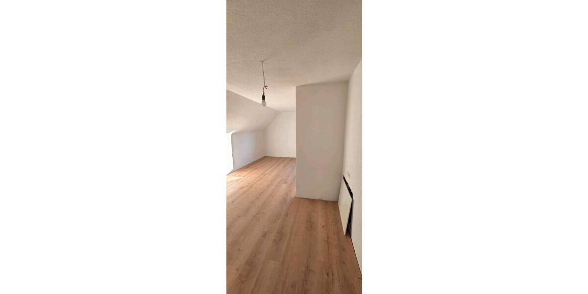 Dachgeschoßwohnung Rainau - 4 Zimmer, 112 m&sup2;, 1.250&euro; | Angebot:24469054