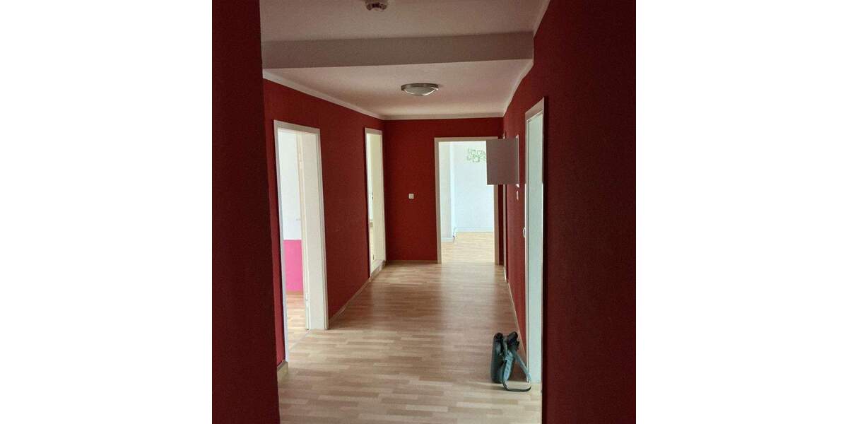 Sie brauchen Platz-schöne und preisgünstige 5- Raum-Wohnung-im Herzen der Stadt 5 zimmer