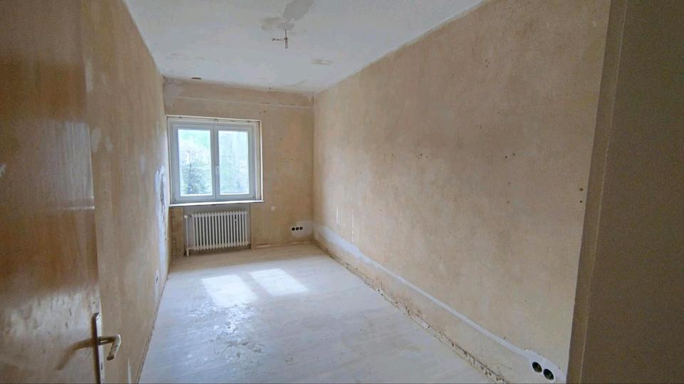 Etagenwohnung Neukirchen - 8 Zimmer, 135 m&sup2;, 1.350&euro; | Angebot:26406482