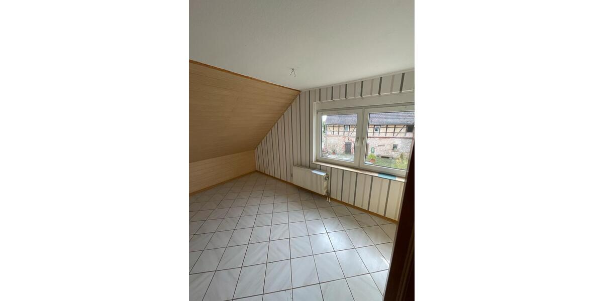 Dachgeschoßwohnung Kindelbrück - 3 Zimmer, 88 m&sup2;, 520&euro; | Angebot:22553780