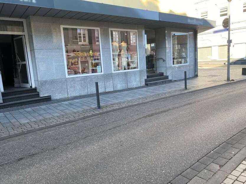 Einzelhandel in Wermelskirchen 1.456 € 182 m²