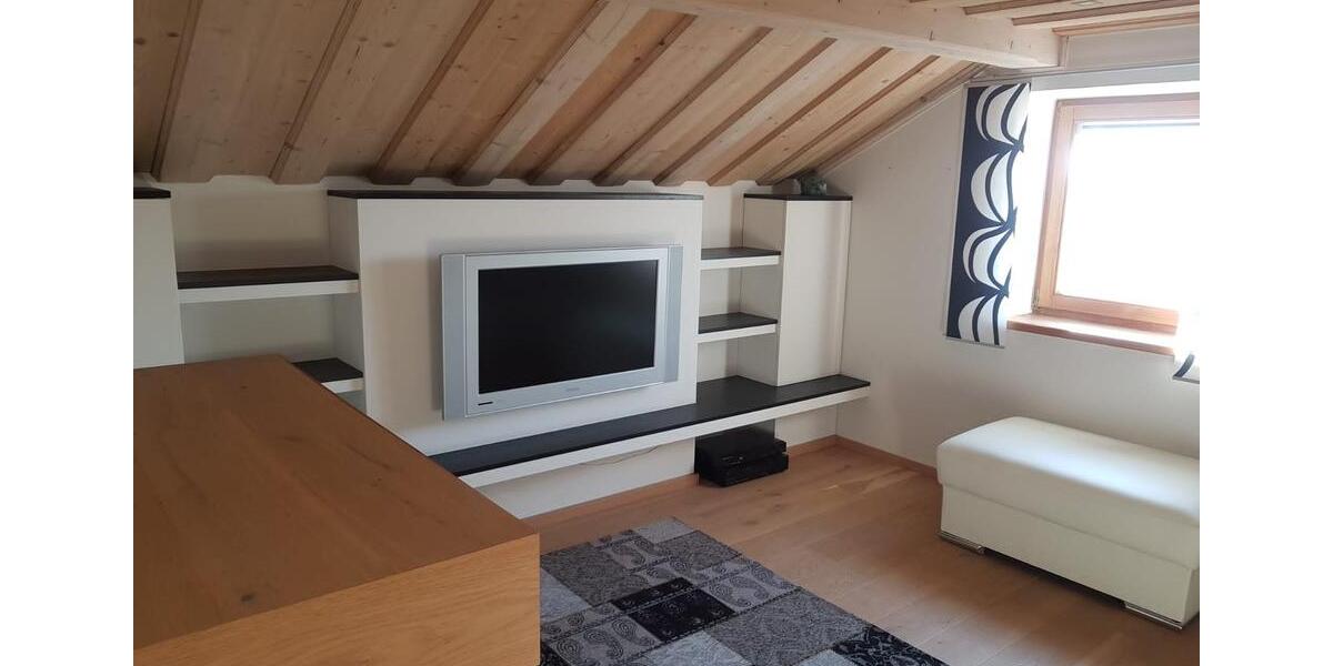 Dachgeschoßwohnung Roßbach - 2 Zimmer, 50 m&sup2;, 695&euro; | Angebot:25339741
