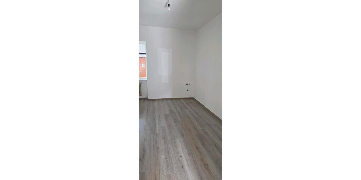 Erdgeschoßwohnung Neunkirchen Heinitz - 4 Zimmer, 80 m&sup2;, 650&euro; | Angebot:26258325