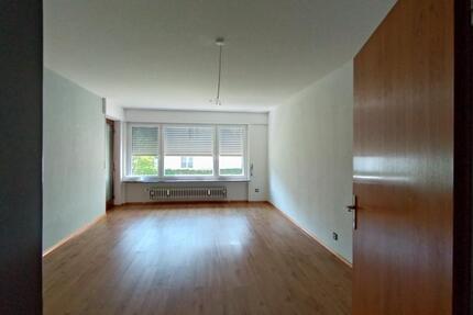 3.5-Zimmer-Wohnung (105m², OG) mit EBK zimmer