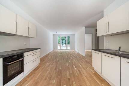 Haus zum Mieten in Beelitz 1.840 € 146.93 m²