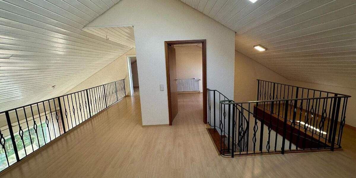 Mehrfamilienhaus, Wohnhaus Althengstett - 5 Zimmer, 199 m&sup2;, 2.500&euro; | Angebot:25821147