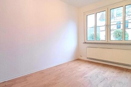 Hübsche Erdgeschosswohnung mit Badewanne 3 zimmer