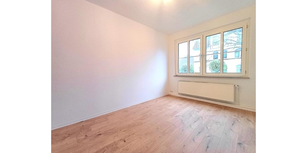 Hübsche Erdgeschosswohnung mit Badewanne 3 zimmer