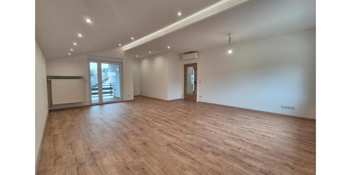 Dachgeschoßwohnung Sankt Ingbert - 1 Zimmer, 86 m&sup2;, 850&euro; | Angebot:26532843