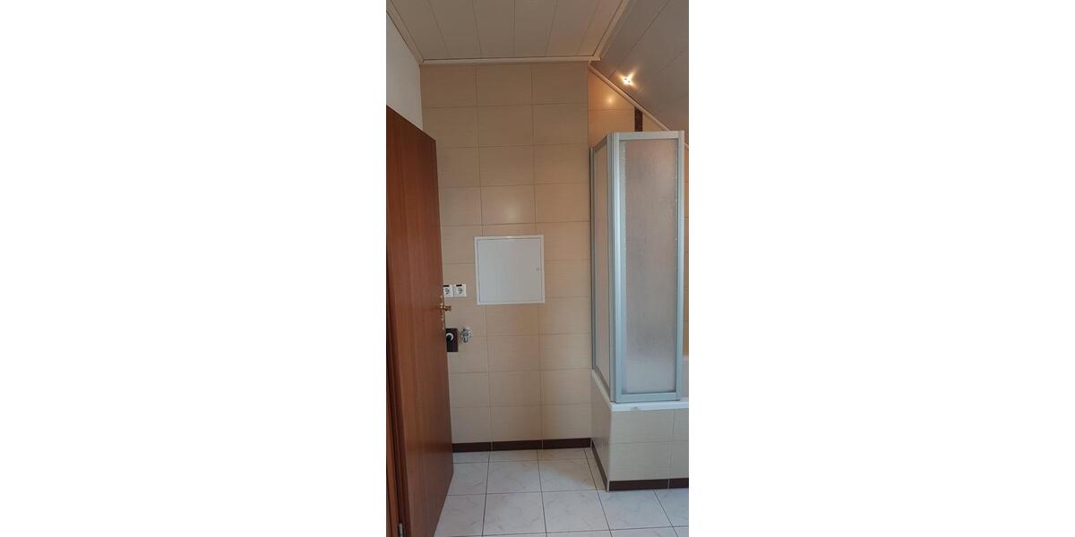 Dachgeschoßwohnung Bischofswerda - 2.5 Zimmer, 75 m&sup2;, 420&euro; | Angebot:26688574
