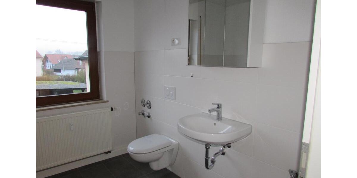 Etagenwohnung Kronach - 3 Zimmer, 85 m&sup2;, 620&euro; | Angebot:25046121