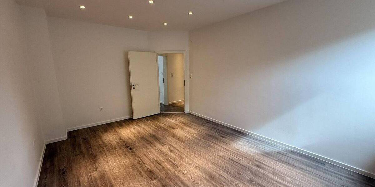 Etagenwohnung Frankenthal - 5 Zimmer, 100 m&sup2;, 1.280&euro; | Angebot:26789349
