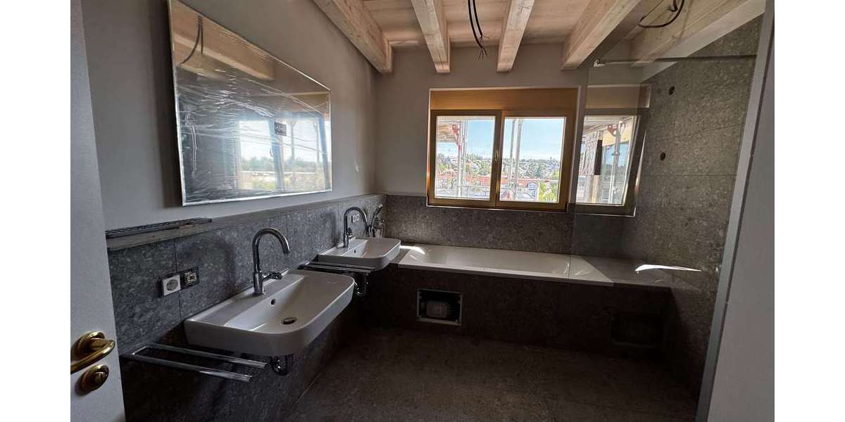 Etagenwohnung Böblingen Böblingen (Stadt) - 4 Zimmer, 146 m&sup2;, 2.990&euro; | Angebot:26507690