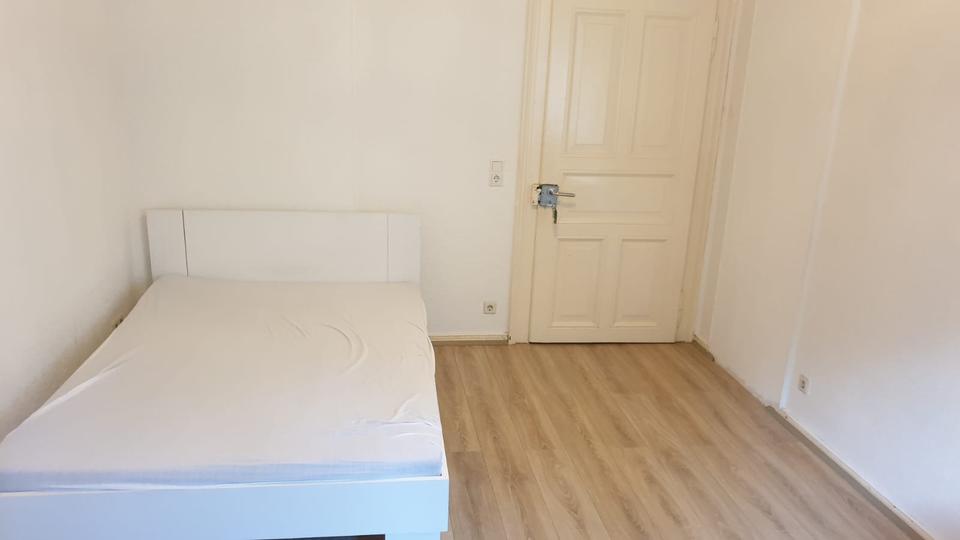 Wohnen auf Zeit Saarbrücken Neue Bremm - 3 Zimmer, 29 m&sup2;, 405&euro; | Angebot:25928588