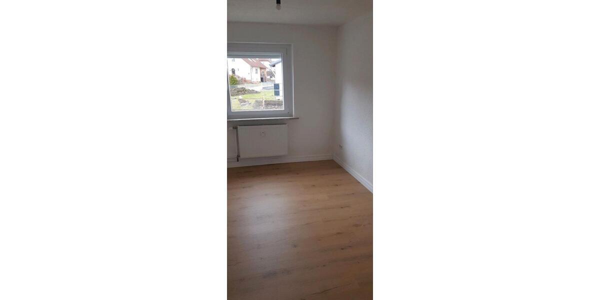 3-Zimmer-Erdgeschosswohnung 75m2 ab sofort Frei 3 zimmer