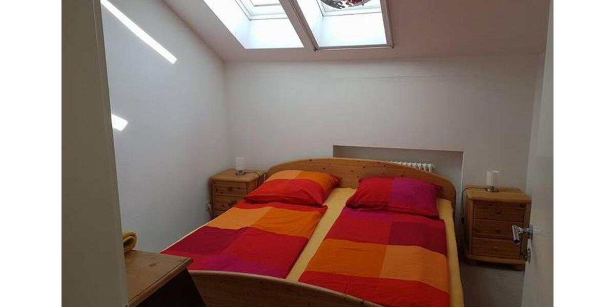 Dachgeschoßwohnung Utting am Ammersee - 3 Zimmer, 60 m&sup2;, 1.150&euro; | Angebot:25592208