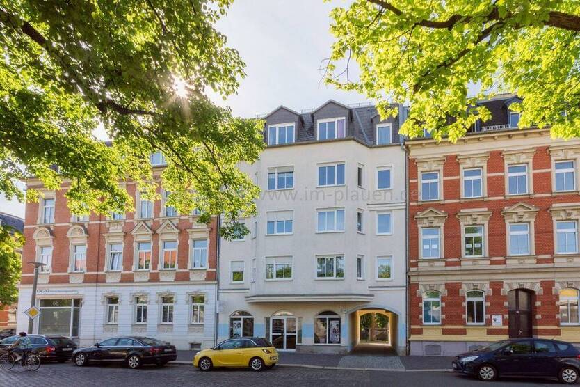 Moderne 3-Zimmer-Wohnung mit Balkon u. Außenstellplatz in Plauen - Perfekte Lage!