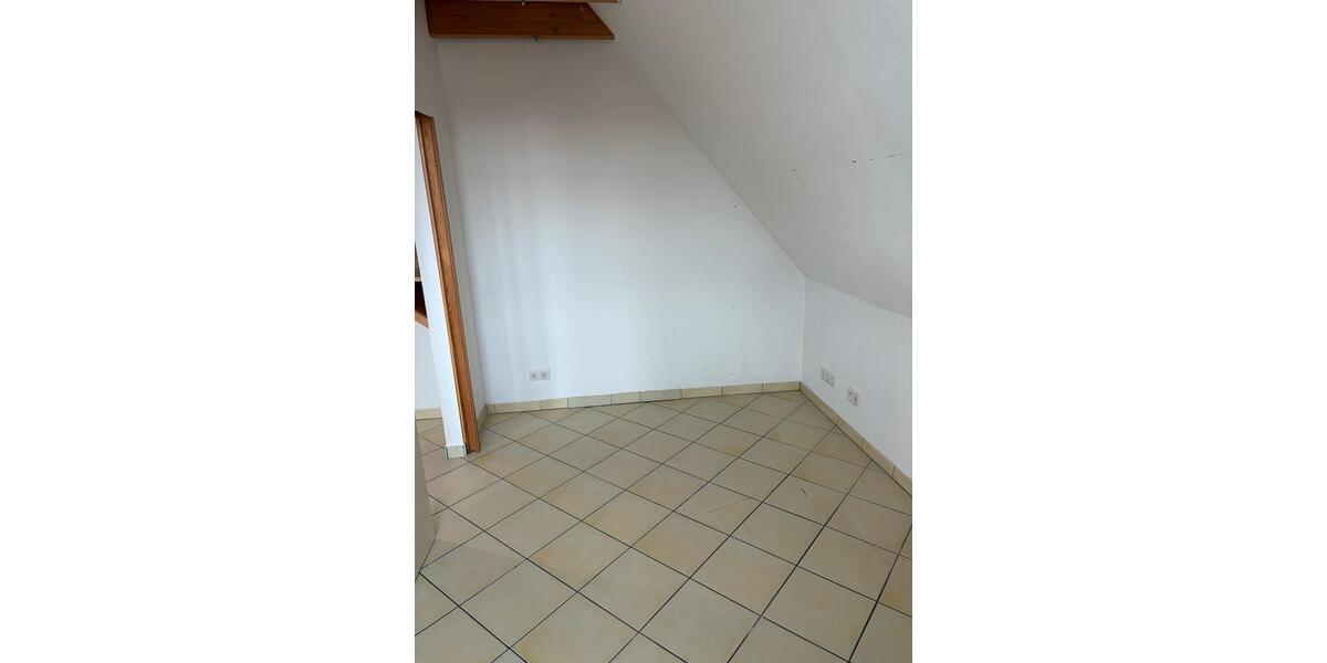 Dachgeschoßwohnung Lichtenau - 4 Zimmer, 86 m&sup2;, 730&euro; | Angebot:25302836