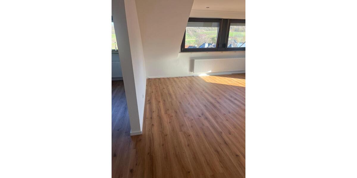 Dachgeschoßwohnung Neuwied - 3 Zimmer, 100 m&sup2;, 900&euro; | Angebot:25406742