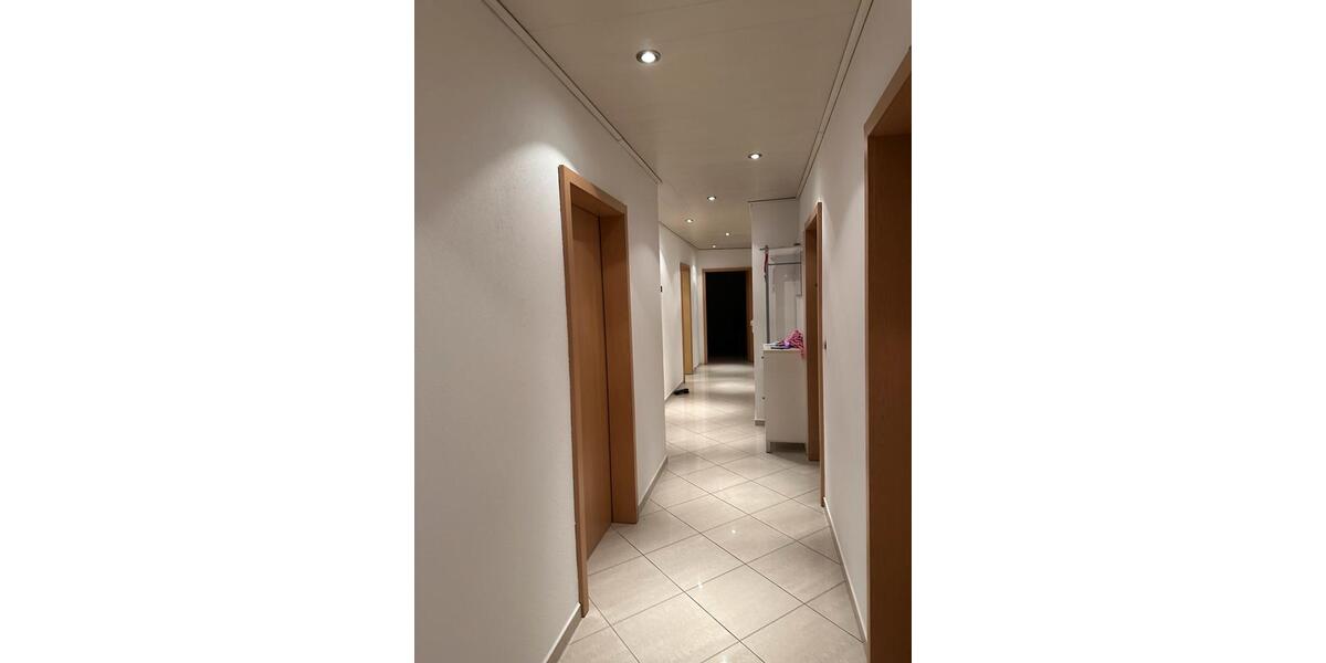 Etagenwohnung Steffenberg - 5 Zimmer, 110 m&sup2;, 1.500&euro; | Angebot:24493642