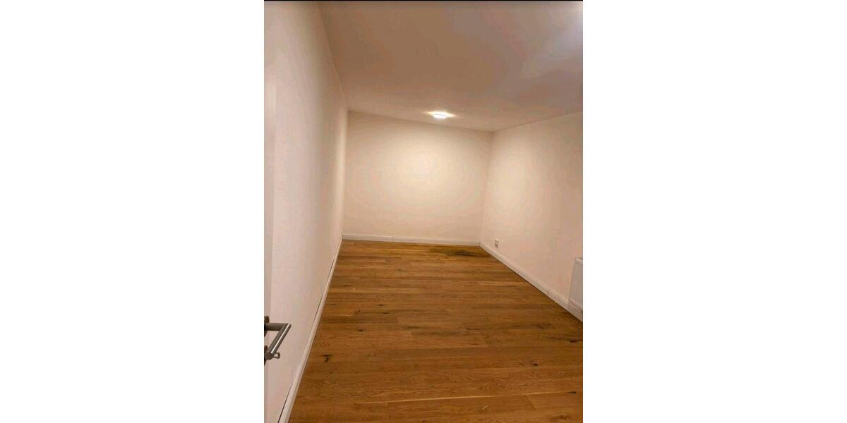 Etagenwohnung Bergisch Gladbach - 4 Zimmer, 90 m&sup2;, 1.400&euro; | Angebot:25226211