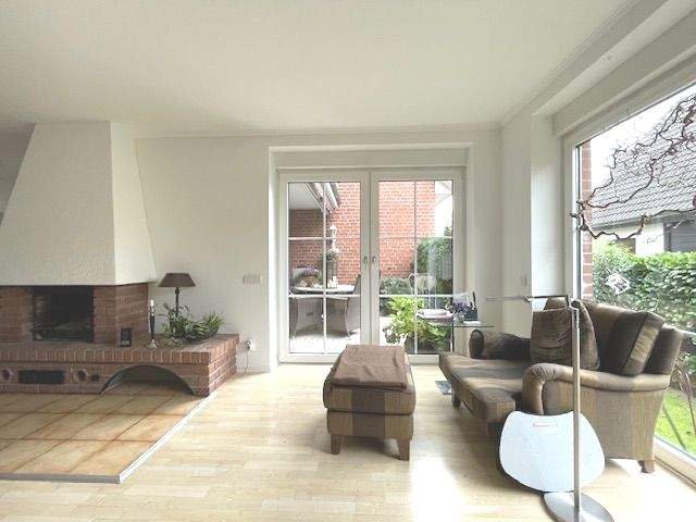 Vermietungsangebot für eine Doppelhaushälfte mit großer Terrasse, eigenem Gartenteil und einem Carport Platz in 21629 Neu Wulmstorf