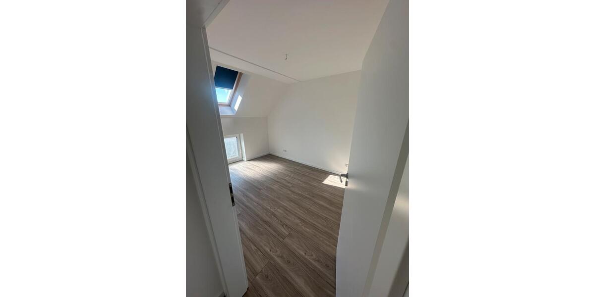 Etagenwohnung Magdeburg Alt Olvenstedt - 3 Zimmer, 90 m&sup2;, 1.000&euro; | Angebot:26463262