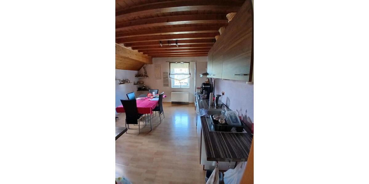 Etagenwohnung Ebersbach - 7 Zimmer, 141 m&sup2;, 1.125&euro; | Angebot:24937095