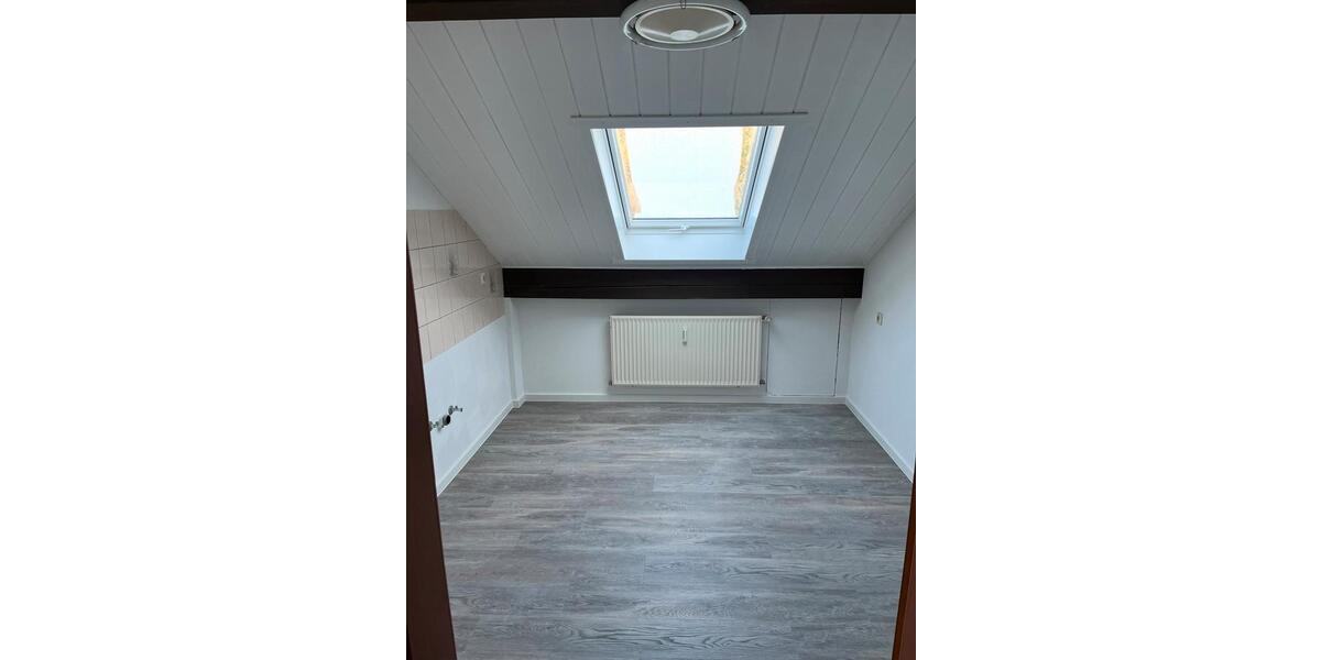 Dachgeschoßwohnung Neunkirchen Heinitz - 3 Zimmer, 80 m&sup2;, 850&euro; | Angebot:25017671