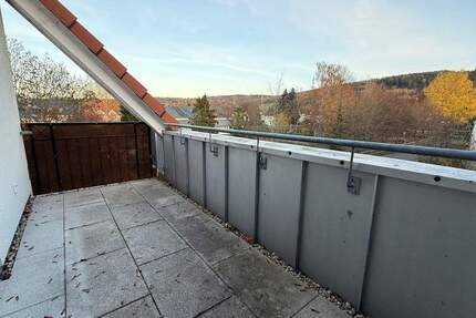 DG-Whg. mit ausgebautem Dachspitz - großer Balkon - EBK mögl. 3 zimmer