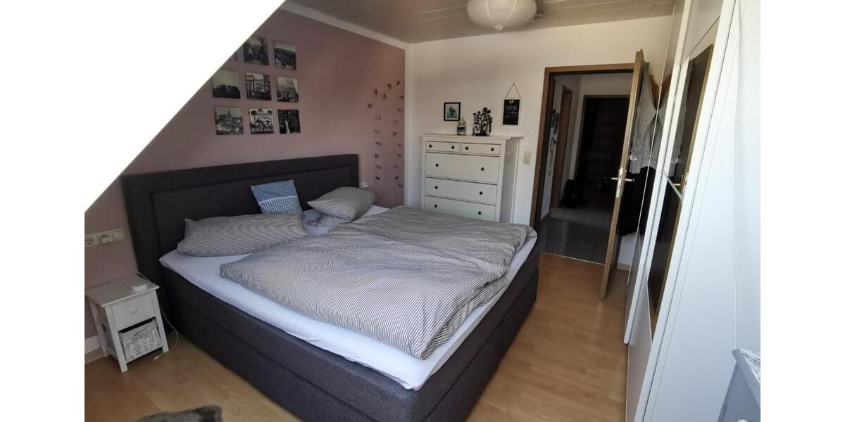 Dachgeschoßwohnung Forchheim - 3.5 Zimmer, 73 m&sup2;, 860&euro; | Angebot:25238332