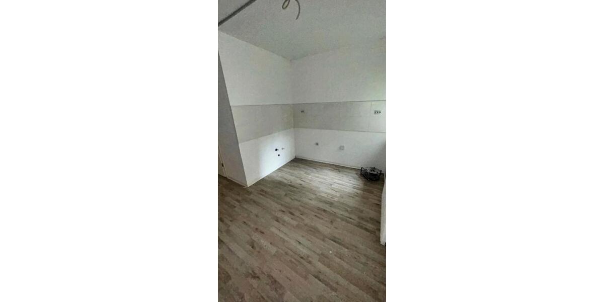 Etagenwohnung Roßwein - 7 Zimmer, 160 m&sup2;, 900&euro; | Angebot:26446785