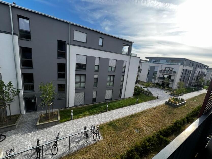Helle moderne 1-Zimmer-Wohnung mit Balkon & Tiefgaragenstellplatz