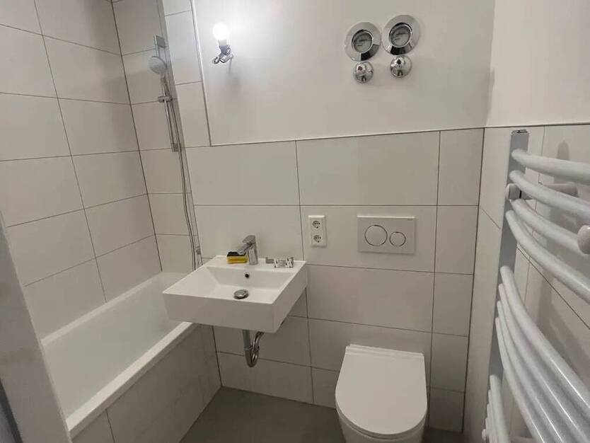 Lichtdurchflutete 2-Zimmer-Wohnung mit großem Balkon in Toplage Haidhausen