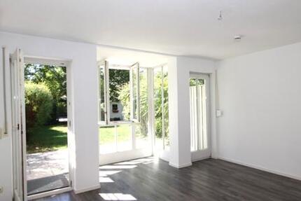 Charmante 1 Zimmer-Wohnung mit Privatgarten in wunderschöner Lage in Waldtruderting zimmer