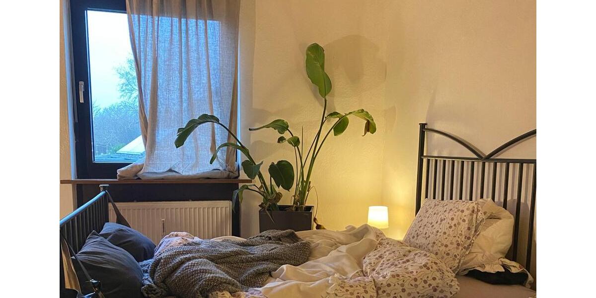 Helles WG Zimmer in Karlsruhe-Neureut in 5er Frauen-WG Nr. 3 1 zimmer