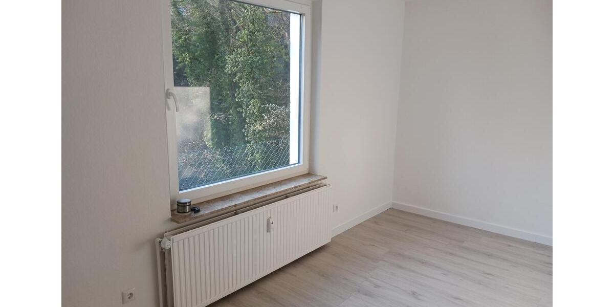 Etagenwohnung Rinteln - 4 Zimmer, 102 m&sup2;, 975&euro; | Angebot:25989536