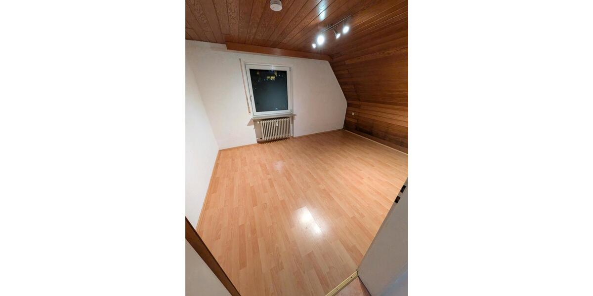 Dachgeschoßwohnung Altensteig - 4 Zimmer, 96 m&sup2;, 1.250&euro; | Angebot:26050729