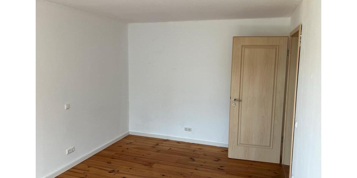 Hochparterre Marburg Marbach - 4 Zimmer, 90 m&sup2;, 1.300&euro; | Angebot:26654343
