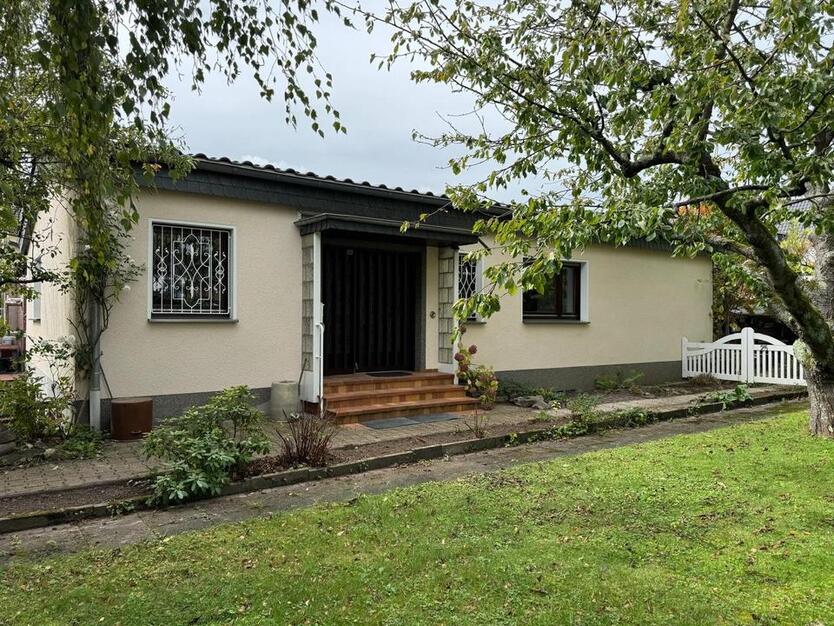 HAUS RÄUME für HOMEOFFICE LAGER GARTEN in Lev- Rheindorf zimmer