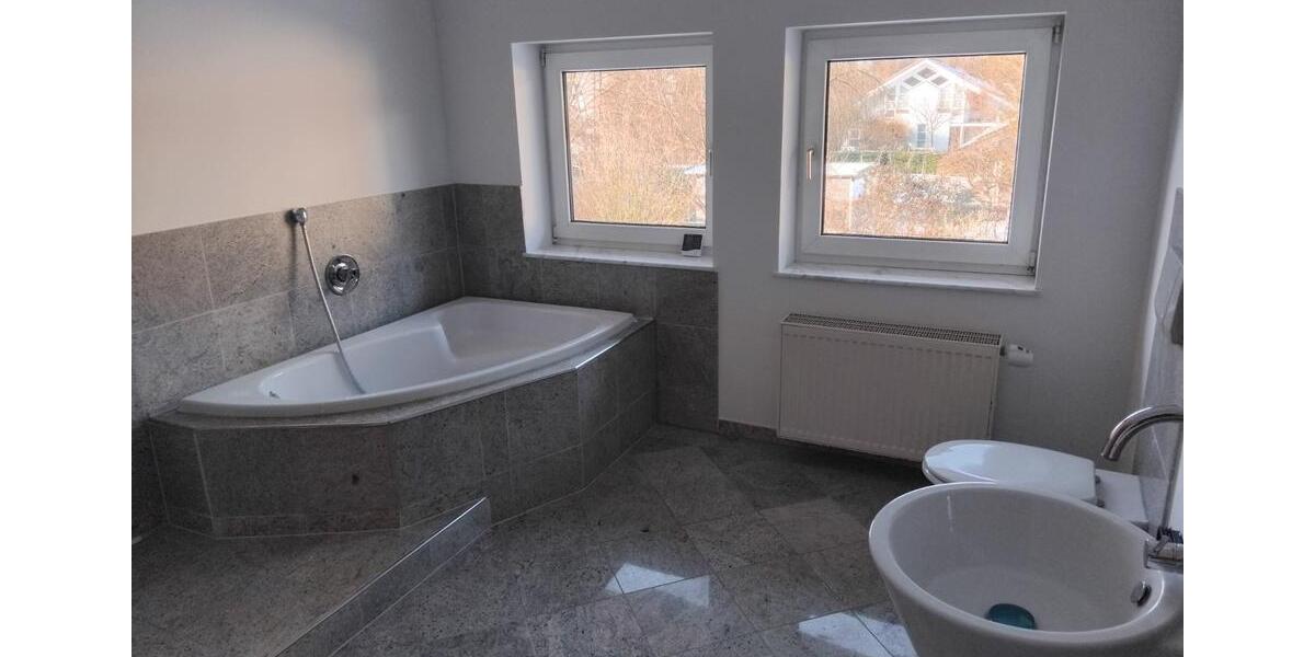 Etagenwohnung Kraiburg am Inn - 5 Zimmer, 120 m&sup2;, 1.250&euro; | Angebot:25896154