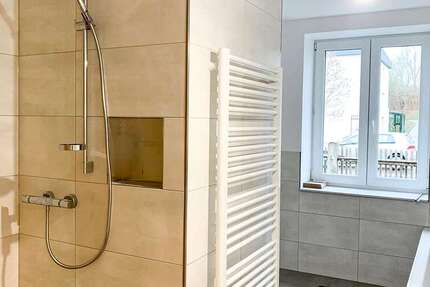 Wohnung Rödlitz Rödlitz - 5 Zimmer, 150 m&sup2;, 1.350&euro; | Angebot:27314368