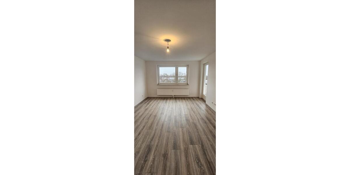 Sehr schöne renovierte 3 Zimmer Wohnung mit Balkon in Duisburg zu vermieten, WBS erforderlich 3 zimmer