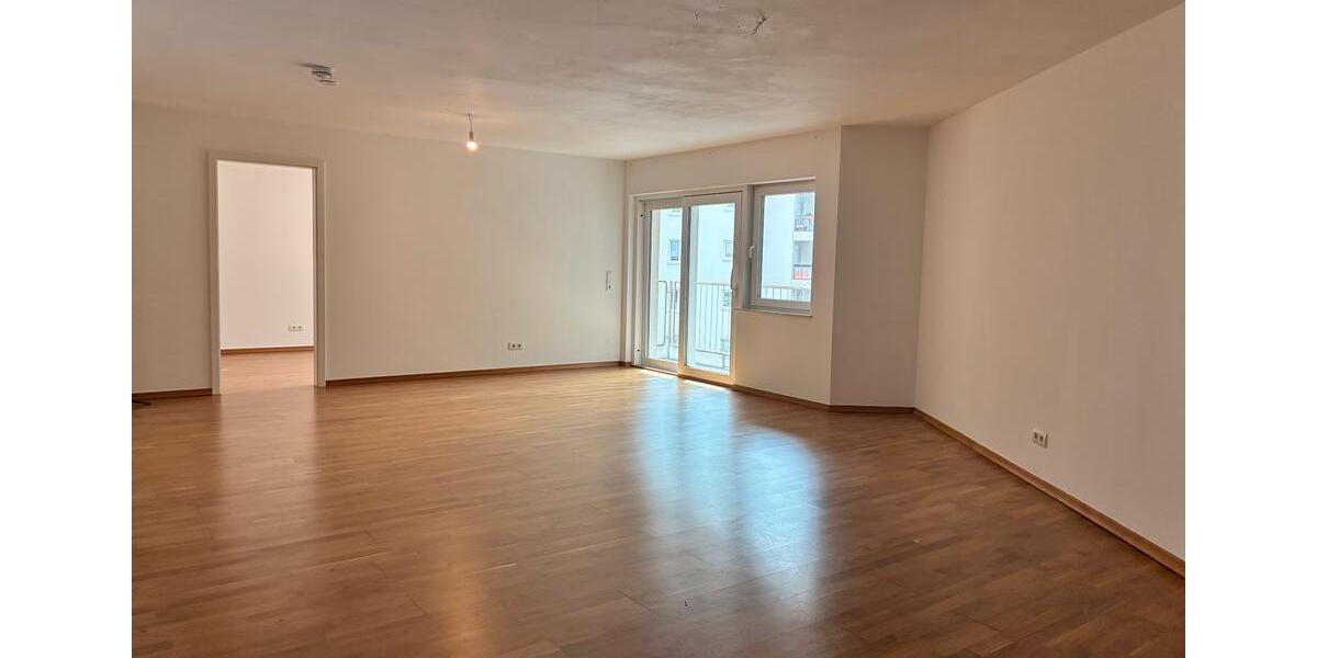 Etagenwohnung Frankfurt am Main Mitte-Nord - 2 Zimmer, 84 m&sup2;, 1.461&euro; | Angebot:24418134